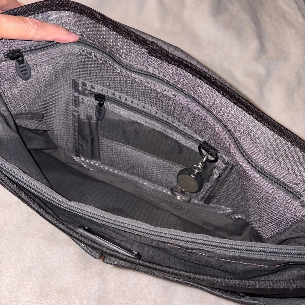 Tumi Black Messenger Bag Ex Cond